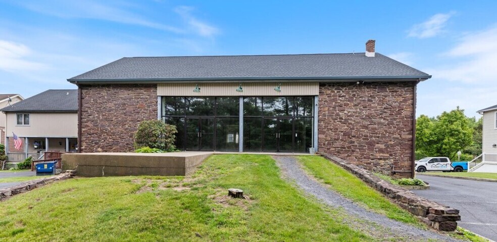 More Photos Of 80 Gravel Pike, Red Hill Office For Lease