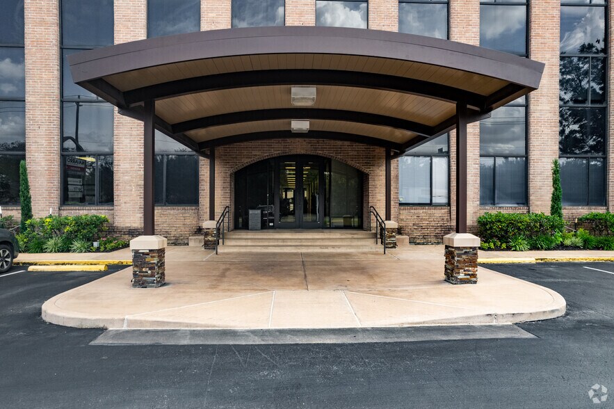 More Photos Of 9235 Katy Fwy, Houston Office For Lease