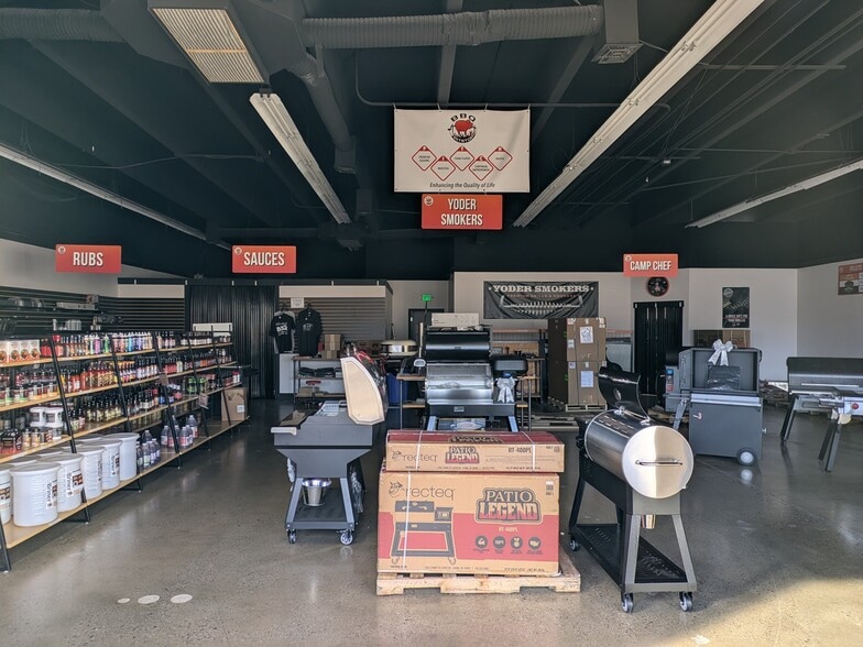 More Photos Of 6200-6230 S State St, Murray Storefront For Lease