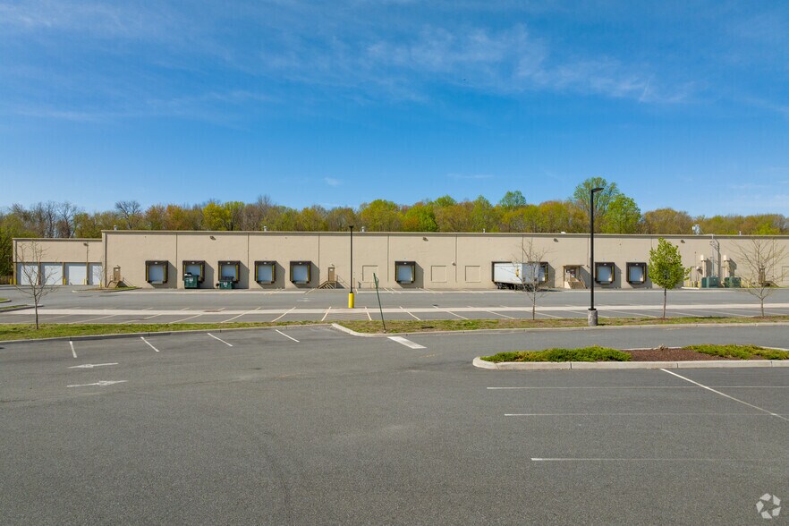 More Photos Of 20-30 Continental Dr, Wayne Warehouse For Lease