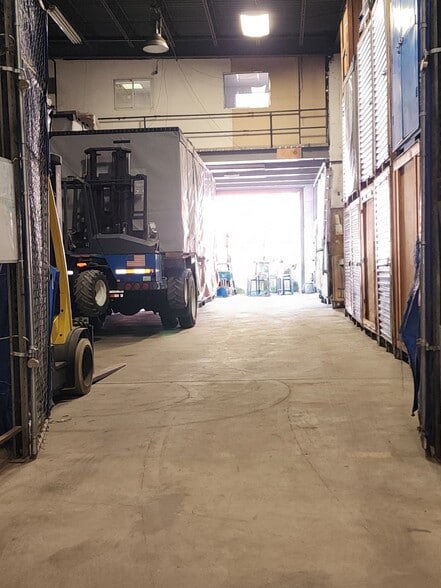 More Photos Of 210 42nd St, Brooklyn Warehouse For Lease