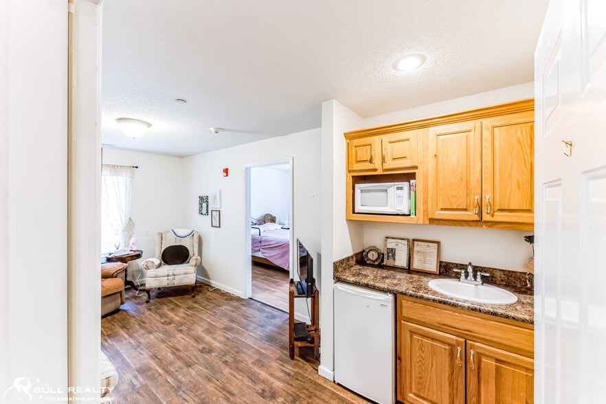 More Photos Of 510 Reed Rd, Dalton Assisted Living For Sale