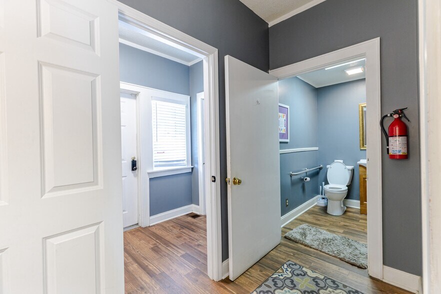 More Photos Of 2036 E 7th St, Charlotte Loft Creative Space For Sale