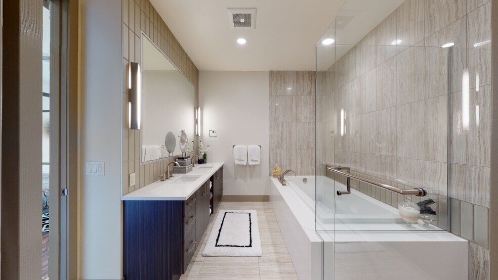 More Photos Of 2015 2nd Ave, Seattle Apartments For Lease