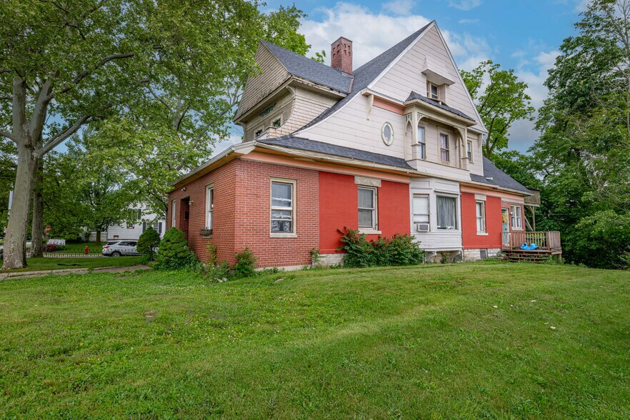 More Photos Of 134 N Front St, Saint Marys Apartments For Sale