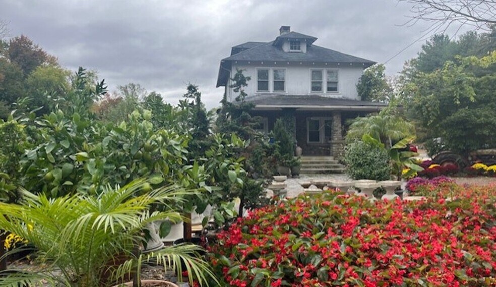 More Photos Of 291 Glen Rd, Woodcliff Lake Garden Center For Lease