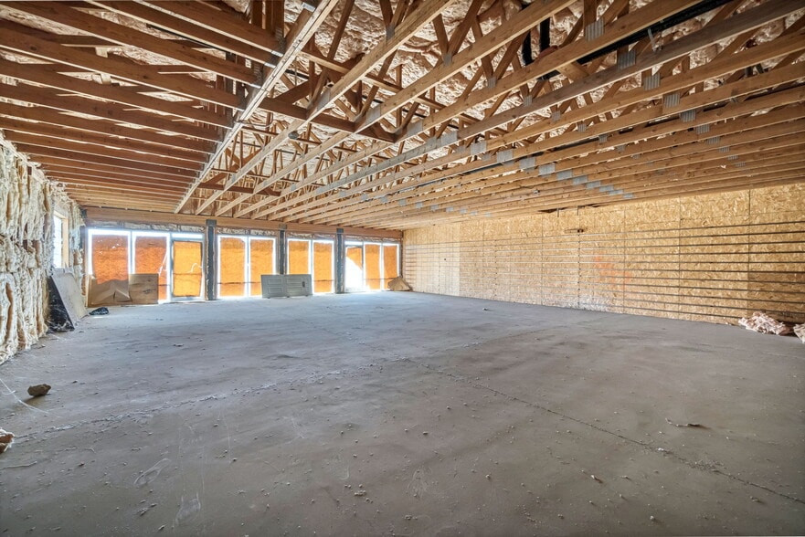 More Photos Of 5348-5374 N Spruce Ave, Fresno Freestanding For Lease