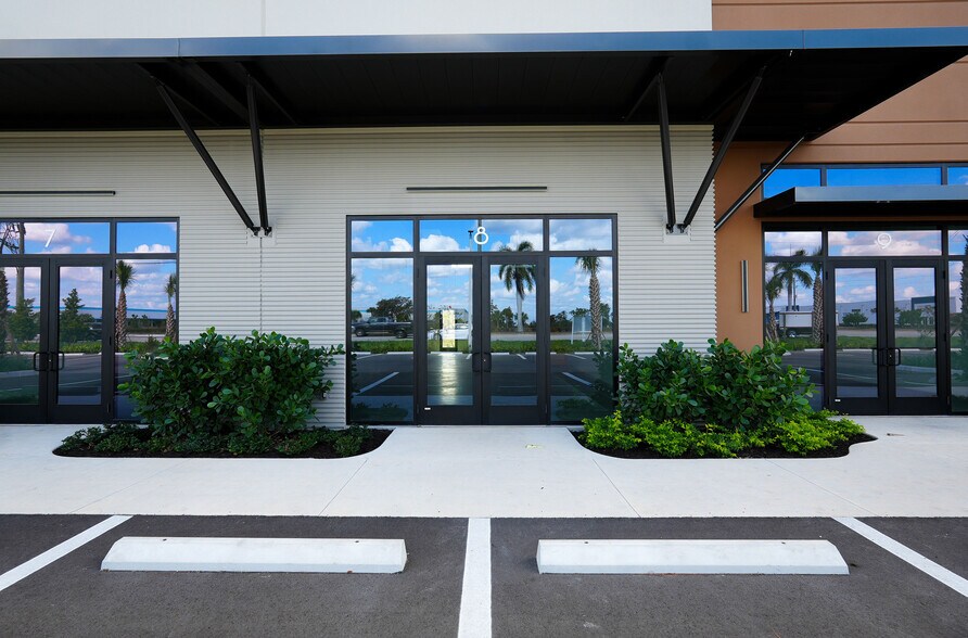 More Photos Of 8156 Alico Rd, Fort Myers Freestanding For Sale