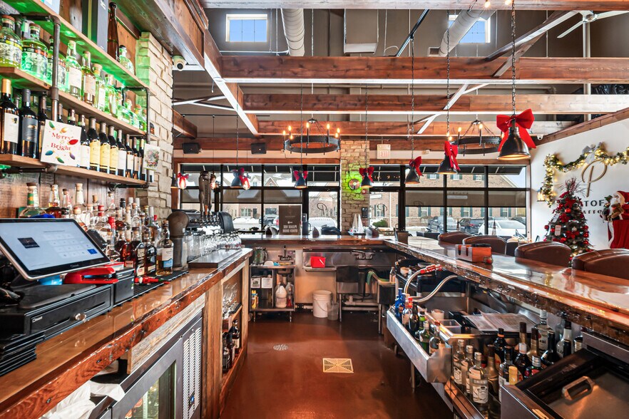 More Photos Of 40W188 Campton Crossings Dr, St Charles Restaurant For Sale