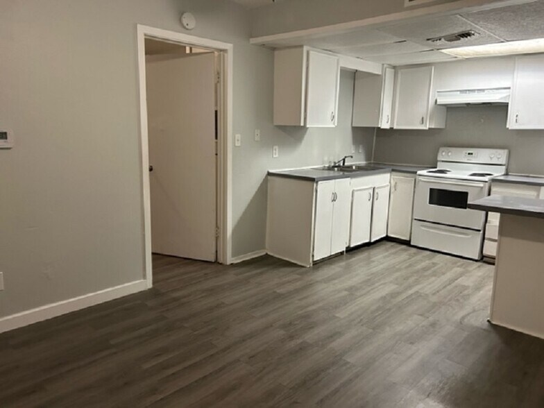 More Photos Of 1301 Pine St, Texarkana Apartments For Sale