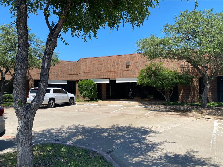 More Photos Of 7920 Elmbrook Dr, Dallas Research And Development For Lease