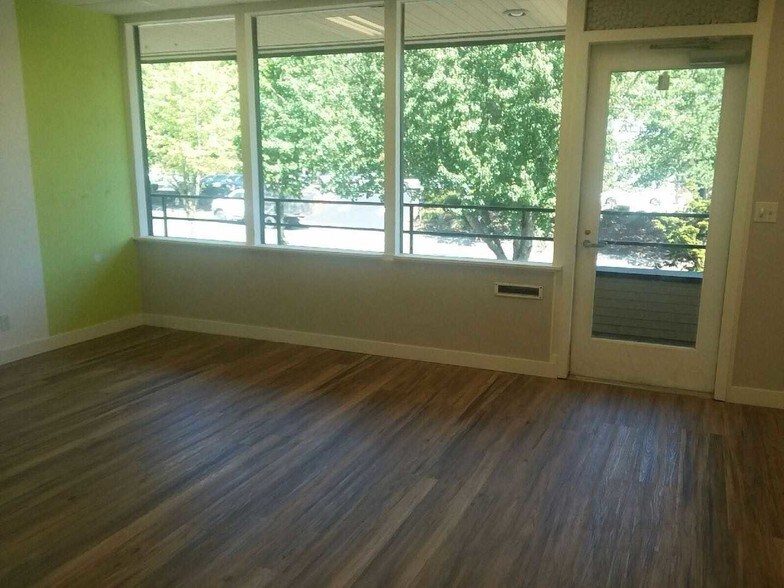 More Photos Of 13433 NE 20th St, Bellevue Unknown For Lease