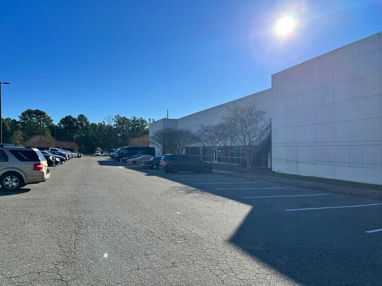 More Photos Of 10700 World Trade Blvd, Raleigh Warehouse For Lease