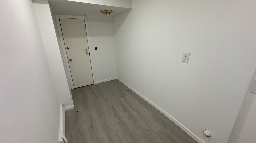 More Photos Of 15009 89th St, Howard Beach Office Residential For Lease