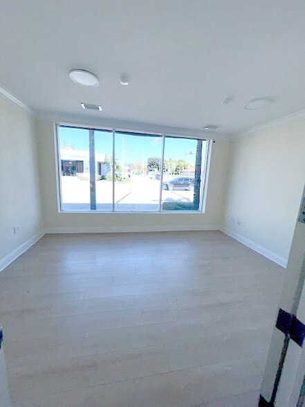 More Photos Of 2390 NW 7th St, Miami Medical For Lease