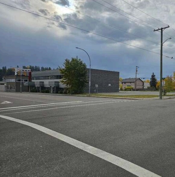 More Photos Of 1577 7th Av, Prince George Office For Lease