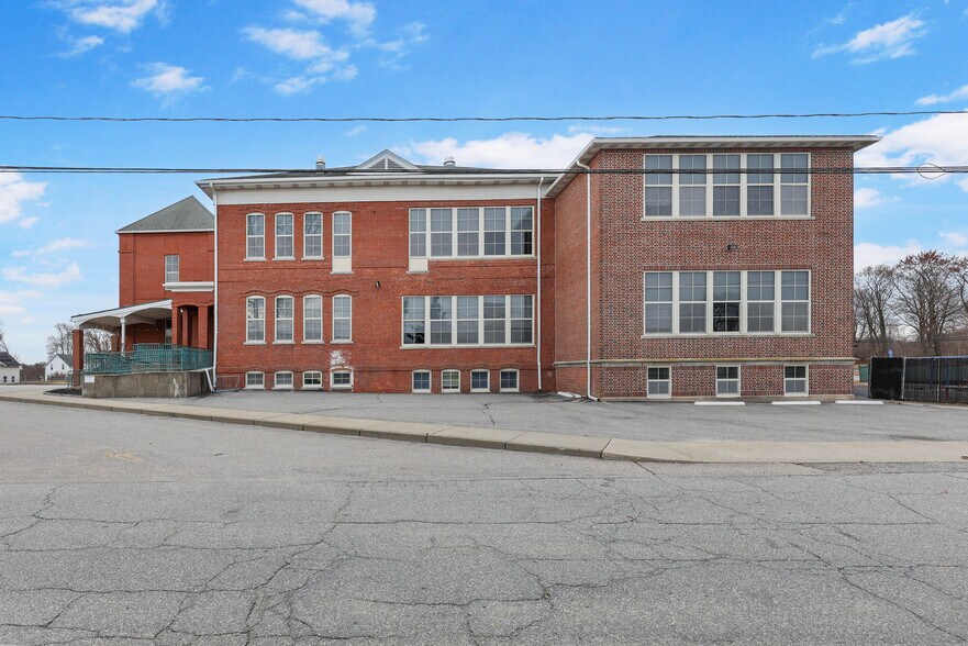 More Photos Of 651 Norwich Rd, Plainfield Schools For Sale