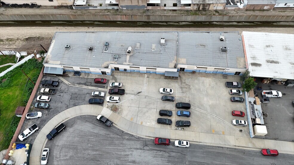 More Photos Of 412-430 W Carter Dr, Glendora Warehouse For Sale