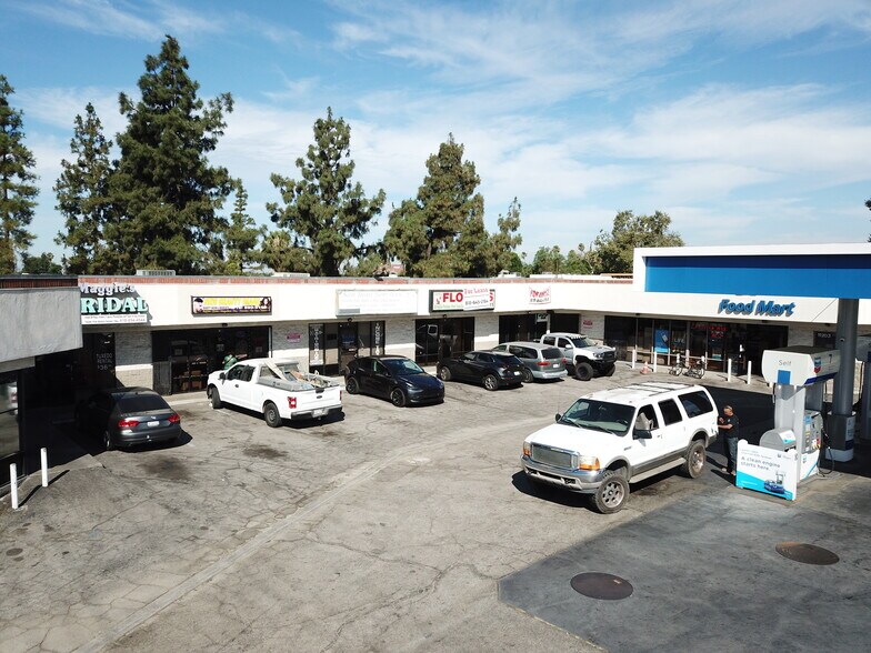 More Photos Of 11203 Glenoaks Blvd, Pacoima Freestanding For Lease