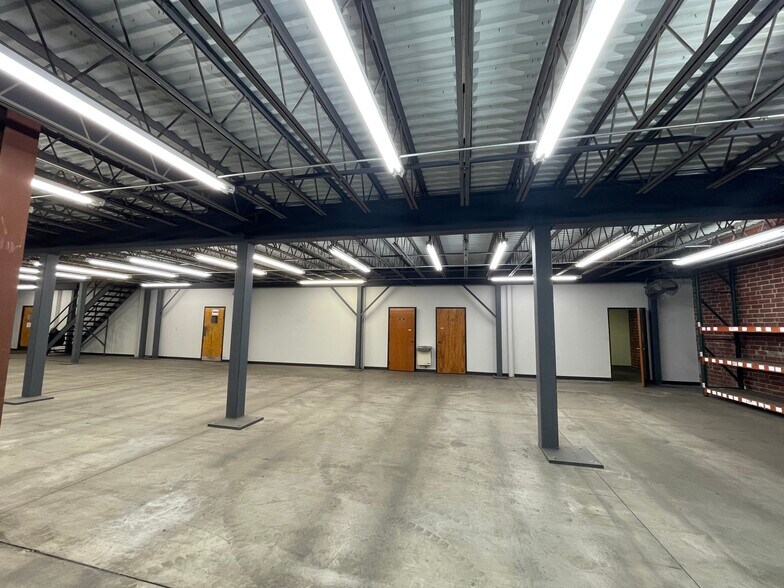 More Photos Of 1920 W Green Dr, High Point Warehouse For Lease