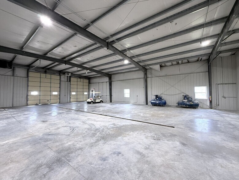 More Photos Of 875 Enterprise Ave, Galesburg Industrial For Sale