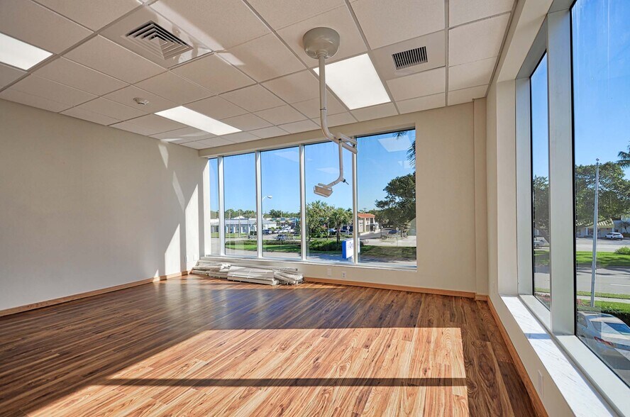 More Photos Of 3411 Tamiami Trl N, Naples Office For Sale