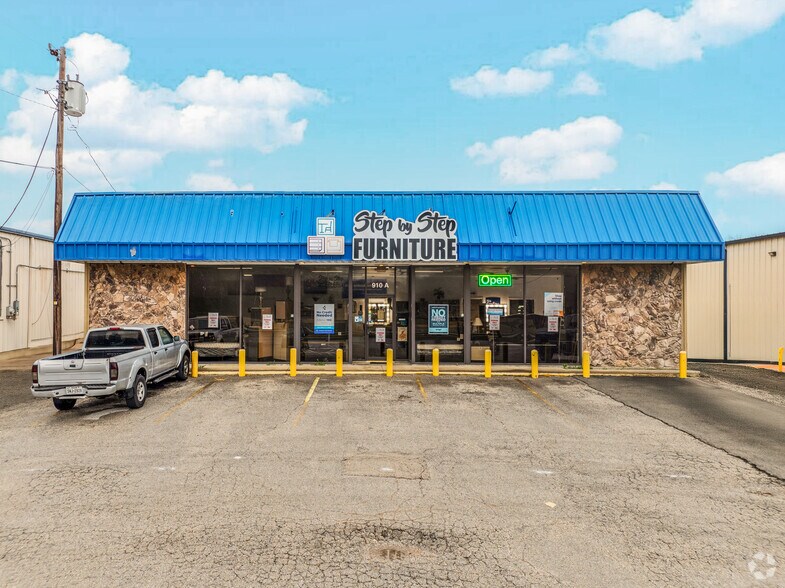 Primary Photo Of 910 S Cedar Ridge Dr, Duncanville Freestanding For Sale