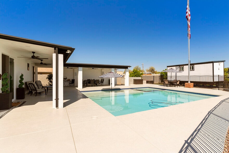 More Photos Of 8822 W Deer Valley Rd, Peoria Specialty For Sale