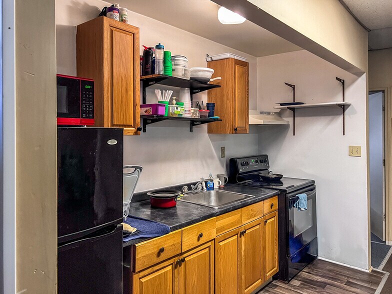 More Photos Of 153 Main St, Delhi Apartments For Sale