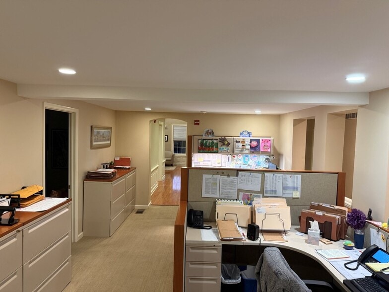 More Photos Of 158 Deer Hill Ave, Danbury Office For Sale