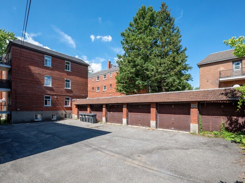 More Photos Of 2750 Av Van Horne, Montréal Apartments For Sale