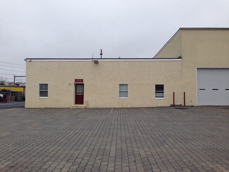 More Photos Of 81 Industrial Rd, Berkeley Heights Warehouse For Lease