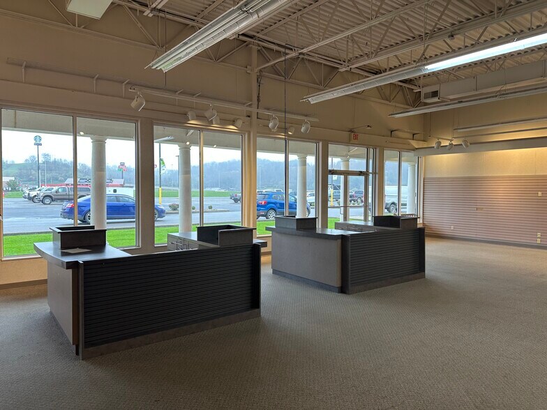 More Photos Of 245 B Skidmore Ln, Sutton Unknown For Lease