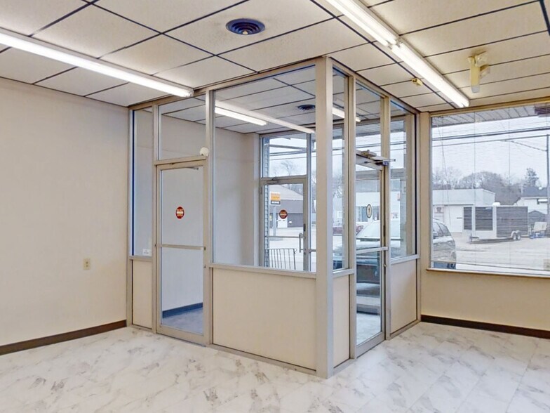 More Photos Of 3412-3418 W Lake Rd, Erie Freestanding For Sale