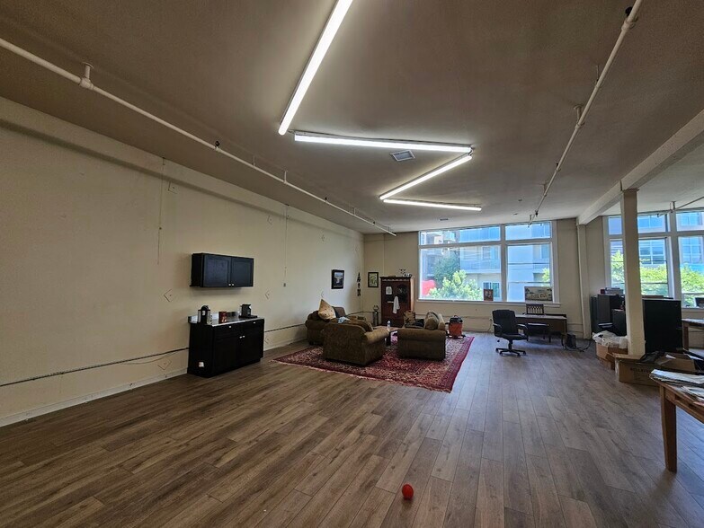 More Photos Of 406-414 W Pico Blvd, Los Angeles Storefront For Lease