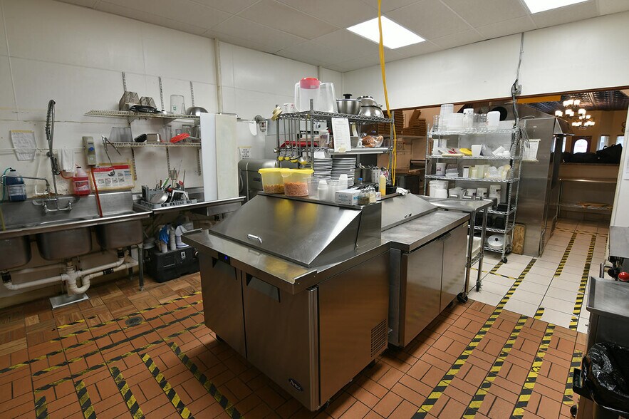 More Photos Of 239 Main St, Shelby Bar For Sale