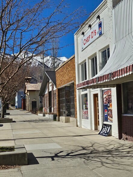 More Photos Of 81 E Main St, Wellsville General Retail For Lease