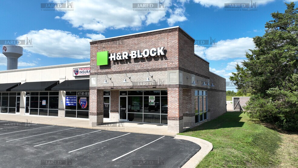 More Photos Of 1451-1487 W South St, Ozark General Retail For Lease