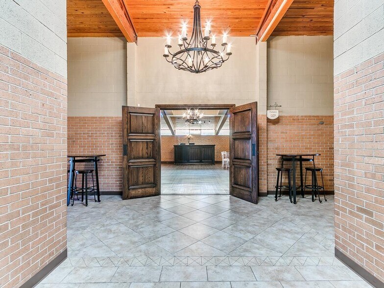 More Photos Of 2254 W Meyers Cir, Choctaw Lodge Meeting Hall For Sale