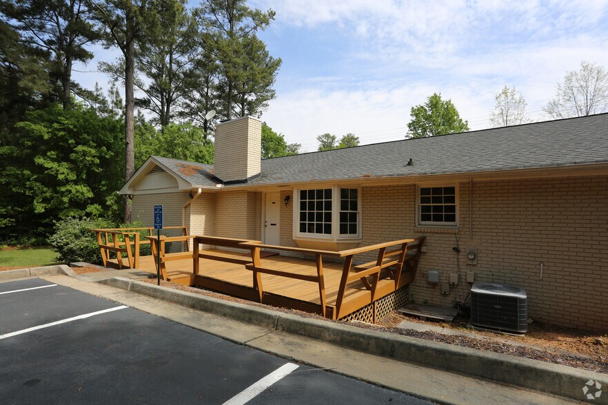 More Photos Of 11075 State Bridge Rd, Alpharetta Office For Lease