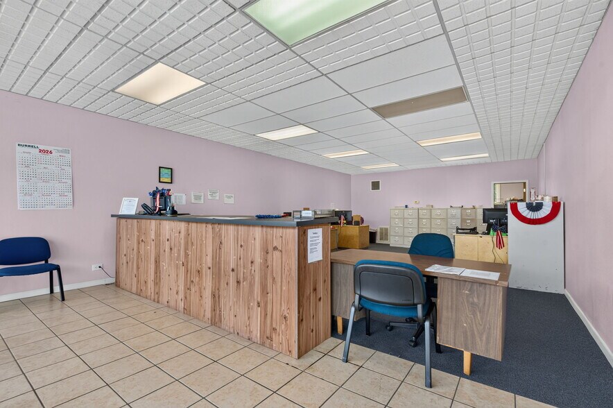 More Photos Of 1950 S Glenstone Ave, Springfield Storefront For Sale