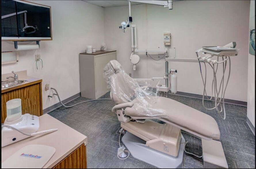 More Photos Of 607 E Lyons St, Marissa Specialty For Sale