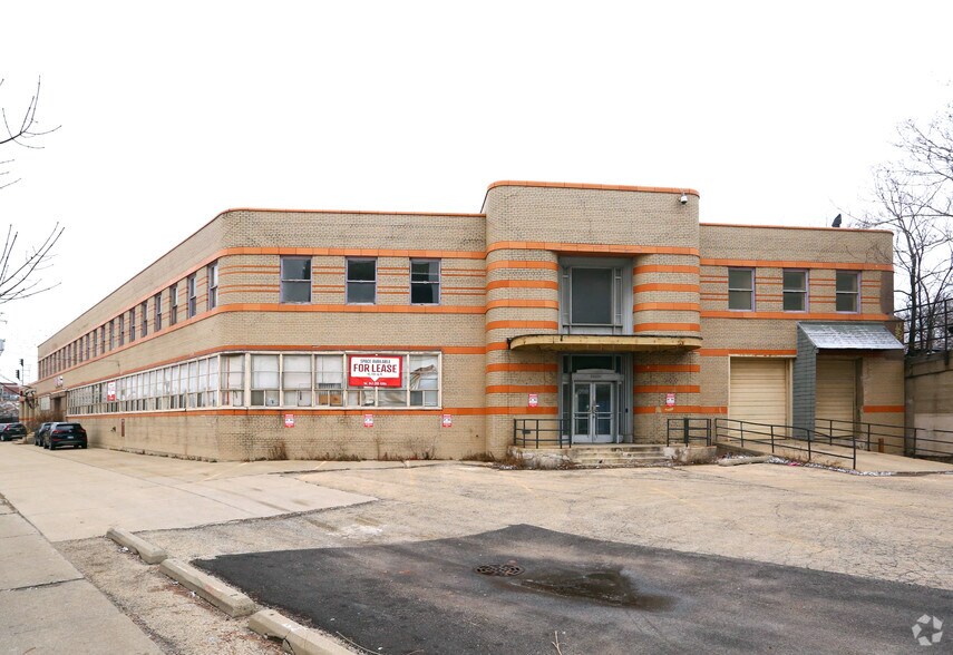 More Photos Of 4700-4720 W Montrose Ave, Chicago Manufacturing For Lease