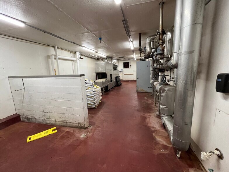More Photos Of 30 Illinois Ave, Cincinnati Warehouse For Lease