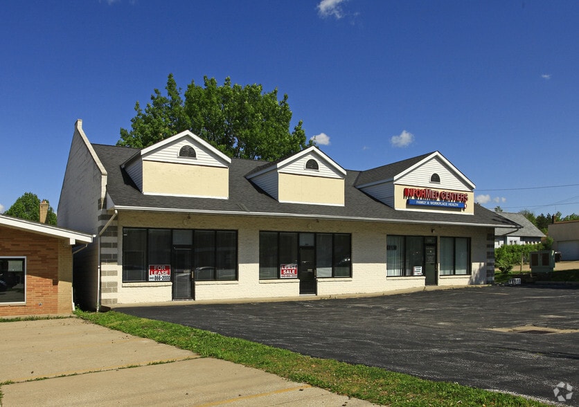 More Photos Of 5511-5517 State Rd, Parma General Retail For Lease