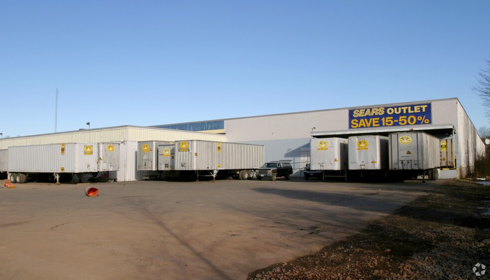 More Photos Of 65 Holmes Rd, Newington Warehouse For Lease