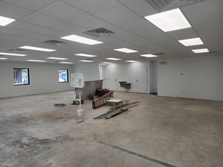 More Photos Of 2942-2958 1st Ave N, Saint Petersburg Office For Lease