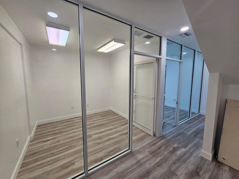 More Photos Of 8009 NW 29th St, Doral Warehouse For Sale