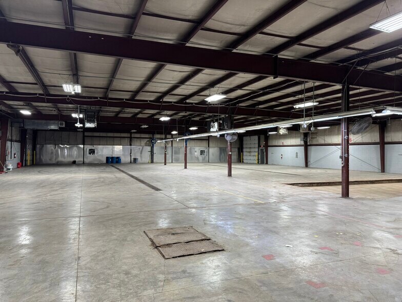 More Photos Of 238 Alexander Ave, Ames Distribution For Lease