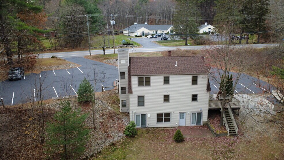 More Photos Of 110 Ponemah Rd, Amherst Freestanding For Sale